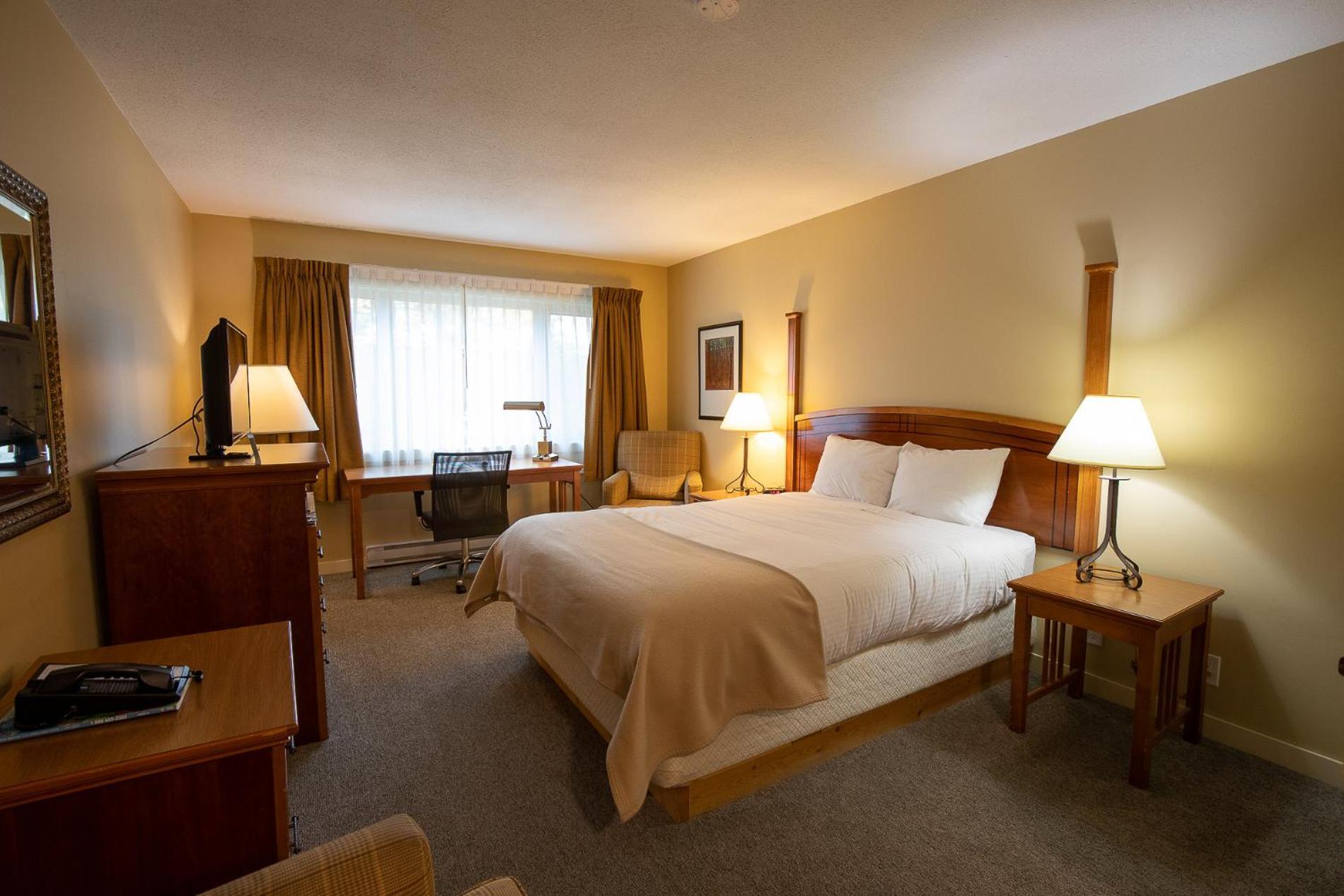 Northway Motor Inn Dease Lake Εξωτερικό φωτογραφία