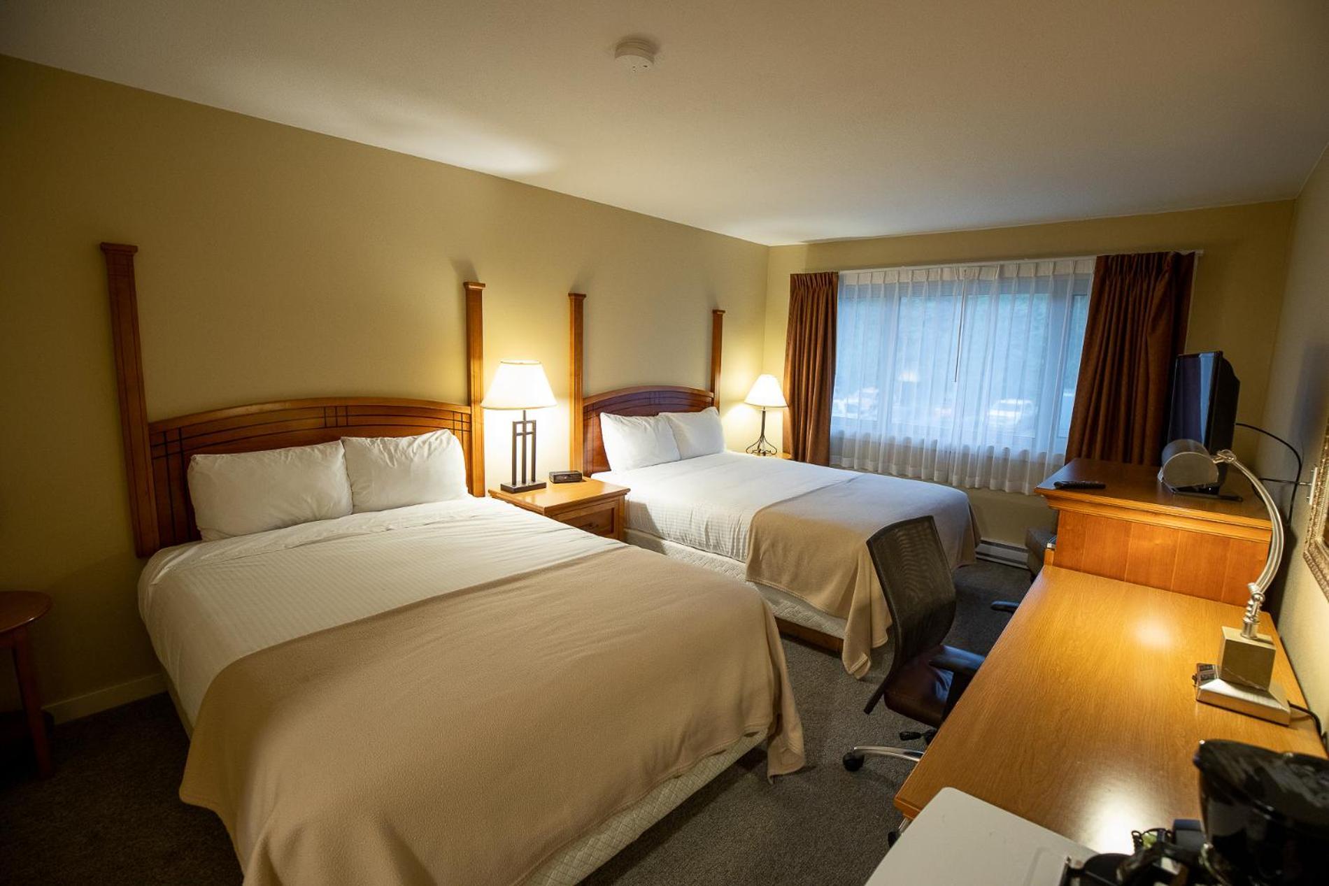 Northway Motor Inn Dease Lake Εξωτερικό φωτογραφία